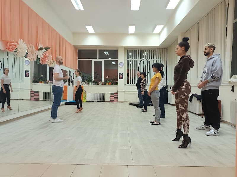 Dance Via - Salsa & Bachata School Varna